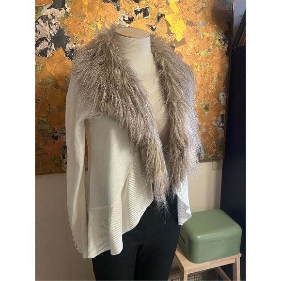 White House Black Market Fur Cover Up Cardigan Ecru SzM - Picture 2 of 9